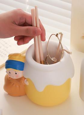 创意可爱戴珍珠耳环的少女笔筒摆件桌面装饰实用教师节生日礼物女