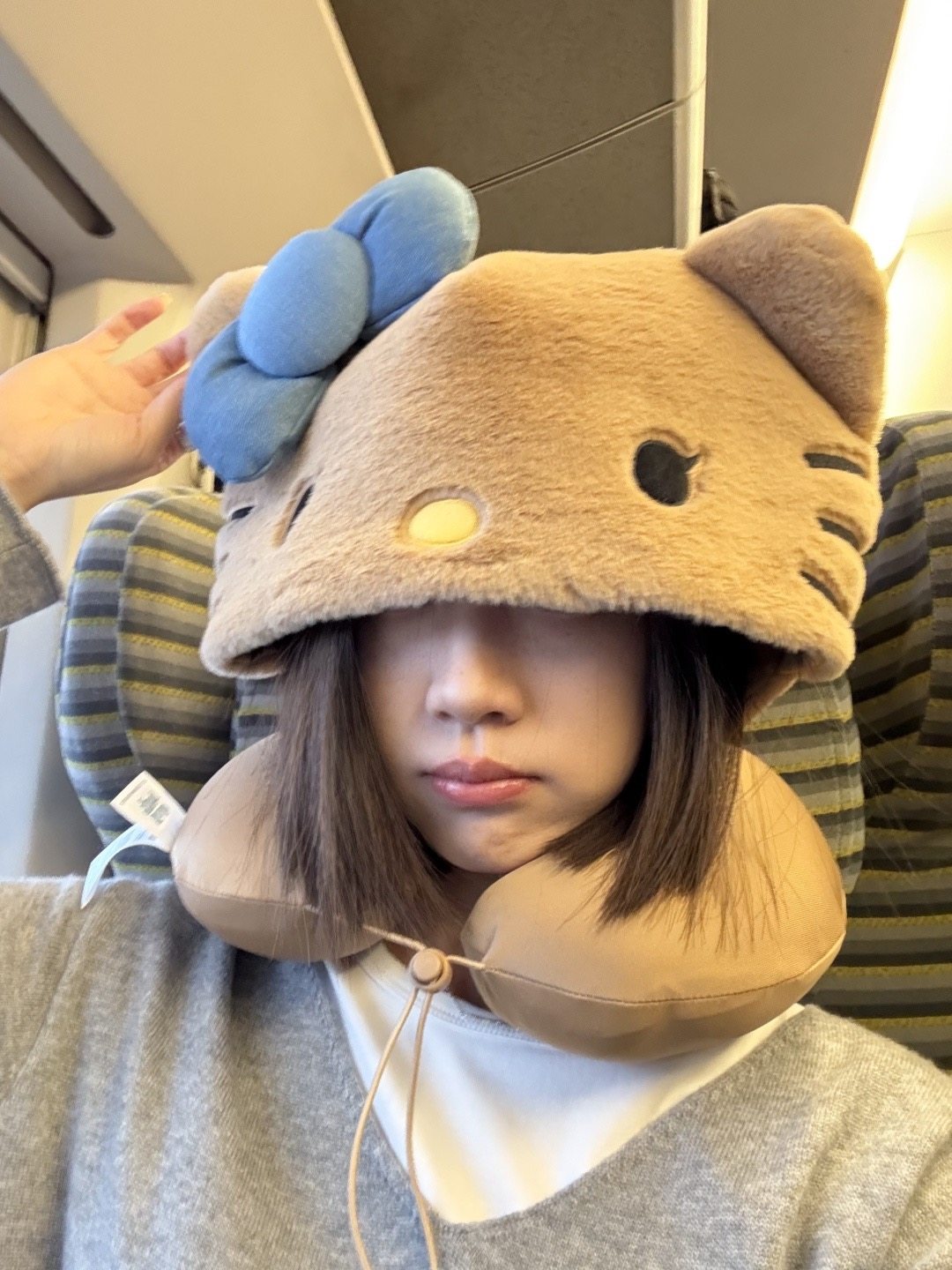 hellokitty凯蒂猫U型枕连帽抱枕三件套午睡毯子帆布袋包旅行套装,淘宝优惠券,粉丝福利购,淘宝优惠卷