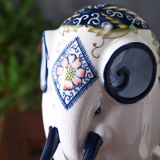 Reunion Elephant Ceramic Crafts Animals Chinese Home Warming Gift Creative TV Cabinet Blue and White Porcelain Wine Cabinet