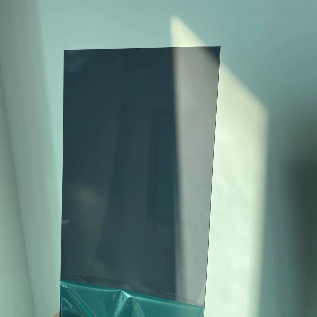 太阳帽舌遮阳板遮光片PC茶色透明片半透黑茶色丝印UV太阳帽遮光板 - 图3