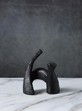 现代北欧创意黑白抽象卡通树脂猫工艺品摆件家居样板房酒店装饰品