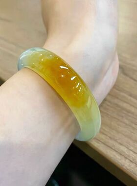 玉金珠宝:【带证书】翡翠半黄翡翡翠飘绿天然翡翠色玉手镯000034