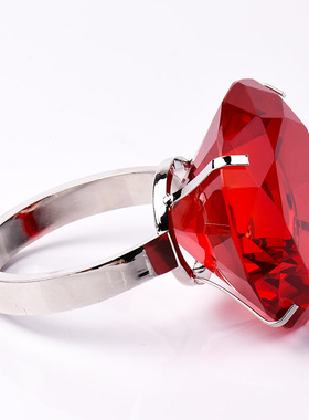 水晶大钻石大戒指求婚白表道具情人节送女友老婆闺蜜生日圣诞礼物