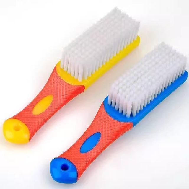Shoe brush with soft bristles that does not hurt shoes. Household laundry brush. Multifunctional shoe brush. Shoe artifact. Shoe washing brush. Long handle clothes brush.