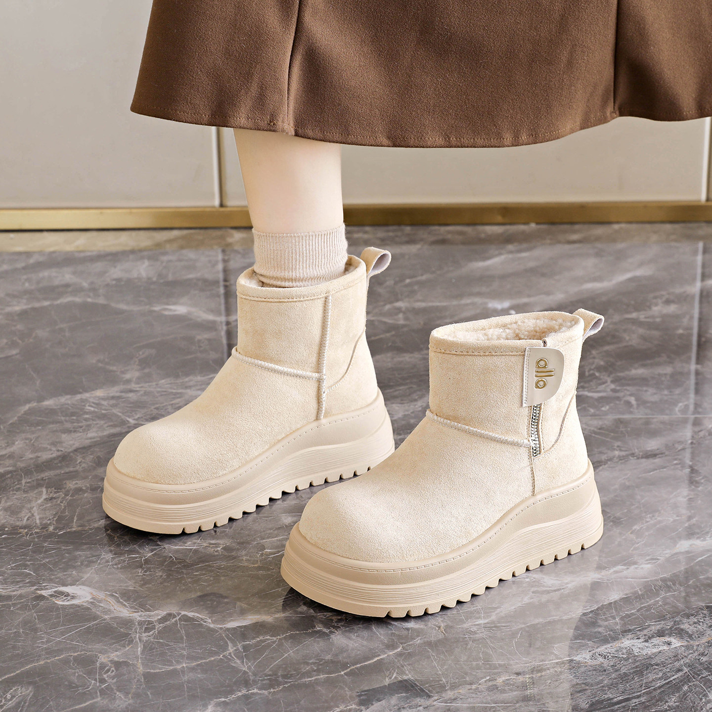 皮毛一体厚底雪地靴女2025新款冬季加绒防滑东北棉鞋面包短靴34码 - 图2