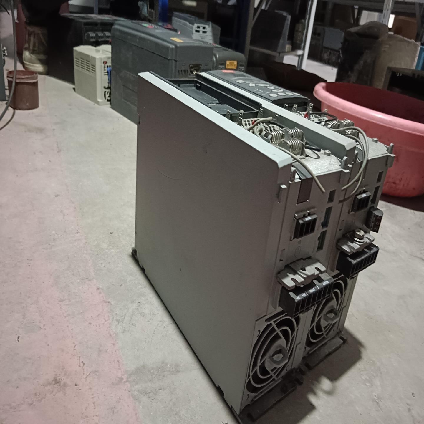 丹弗斯变频器FC-301P2K2T4E20H2XN议价 - 图1