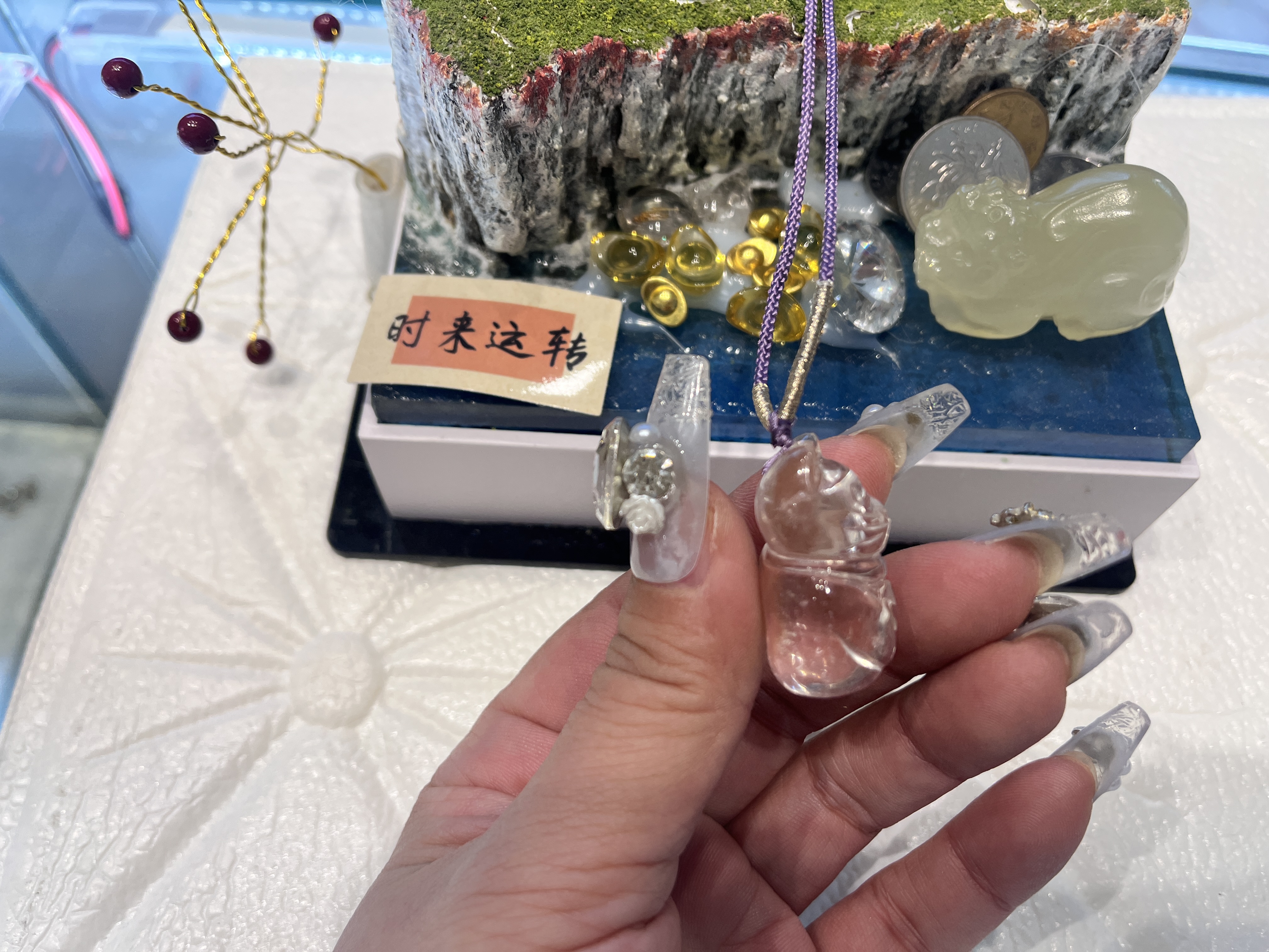 天然水晶吊坠发晶原矿雕刻招财猫项链微瑕结缘 - 图0