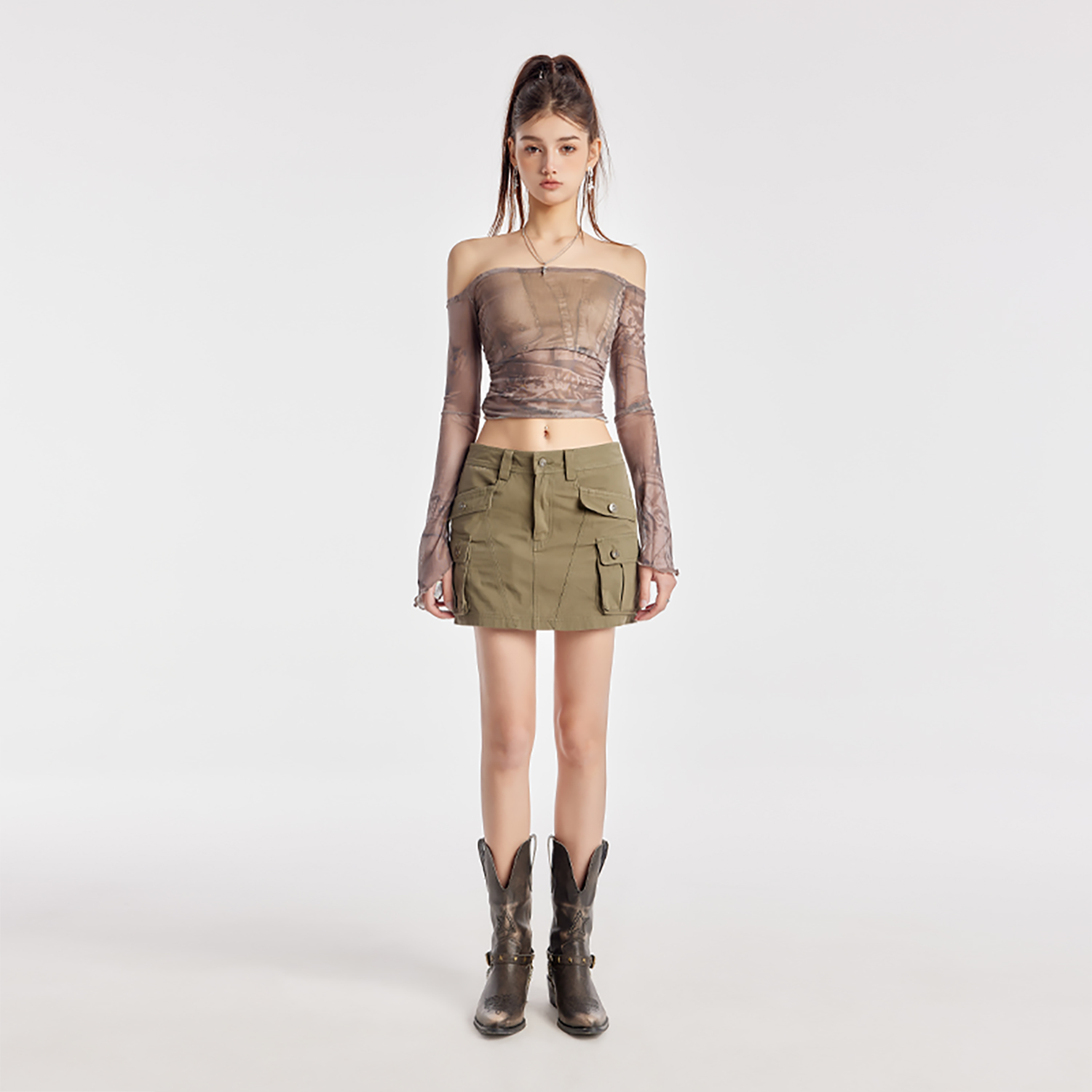 GUUKAHERO一字肩短款长袖T恤女张南同款设计感抹胸网纱上衣两件套 - 图2