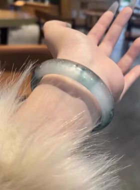 冰种飘花翡翠色高冰蓝水手镯