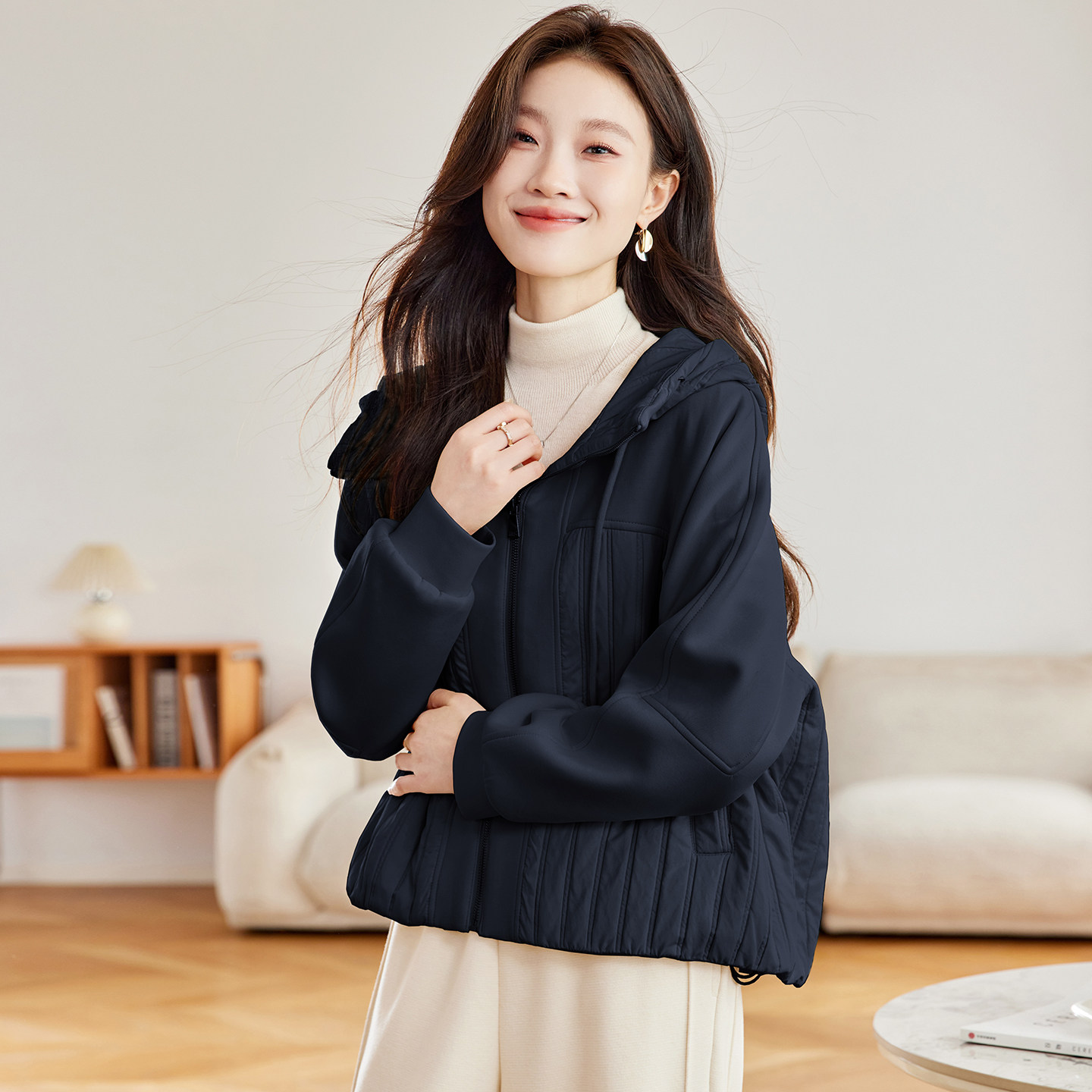 白色连帽卫衣女新款2025爆款时尚洋气女款秋季宽松慵懒风女士外套