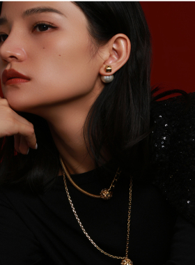 vk饰品 法式复古金球高级设计师镀18K金小众锁骨项链甜酷百搭礼物