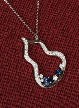 英伦王朝培育蓝宝石葫芦项链