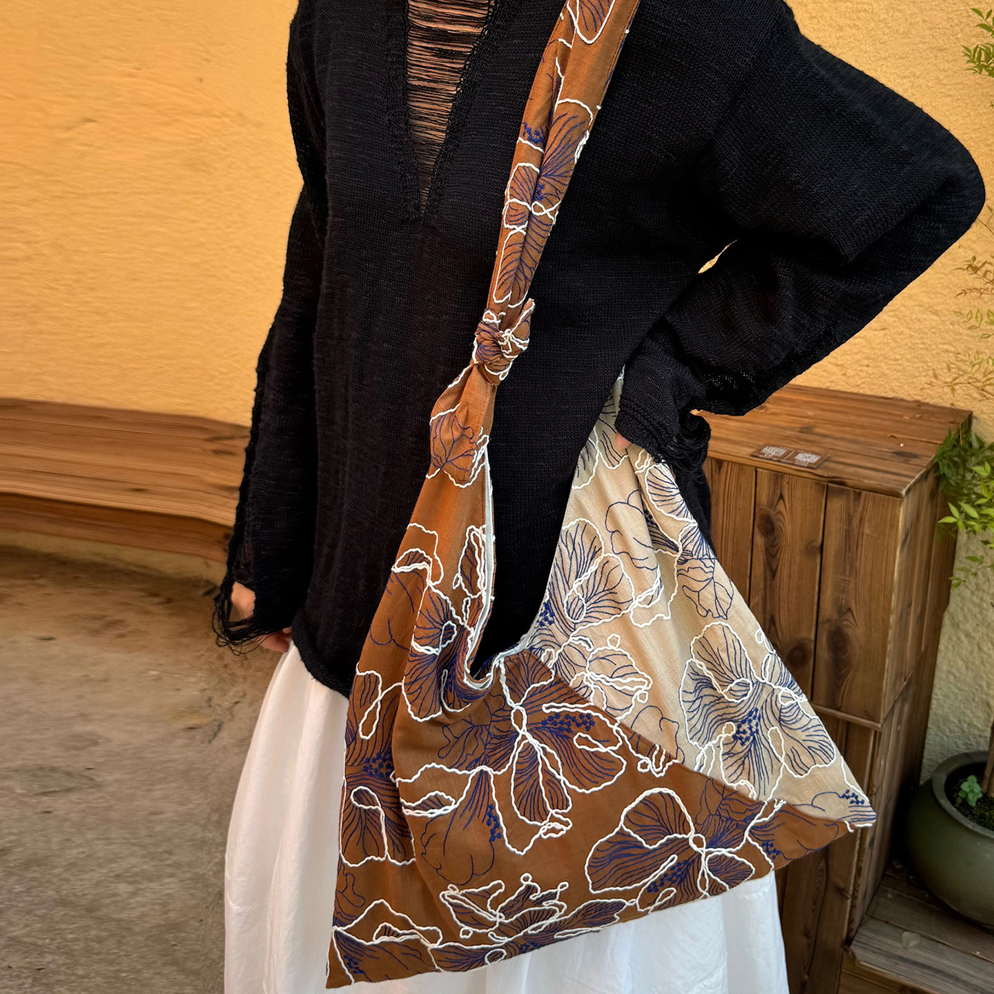 咩奇【枫叶】三角包原创复古刺绣棉麻拼接单肩斜挎包民族风单肩包,淘宝优惠券,粉丝福利购,淘宝优惠卷