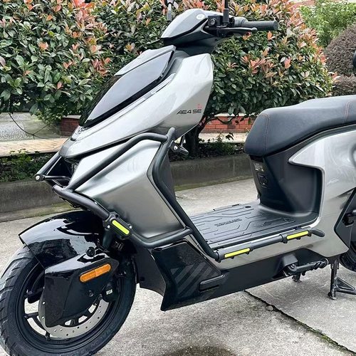 适用ZEEHO极核ae4靠背货架保险杠护杠电摩款电动车防摔杠改装配件 - 图1