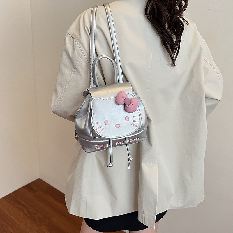 超火流行卡通可爱Hellokitty迷你包包女2025年新款小众设计双肩包,淘宝优惠券,粉丝福利购,淘宝优惠卷