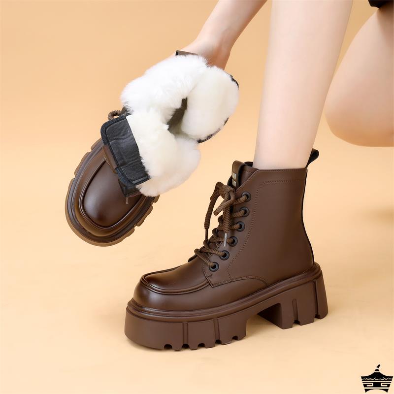 白色马丁靴女冬季加绒2024新款时尚中跟加厚羊毛雪地靴保暖防水