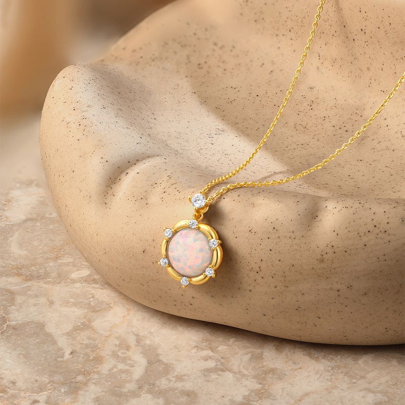 周六福项链女花环月光链坠S925银黄金色轻奢送女友圣诞礼物 - 图1