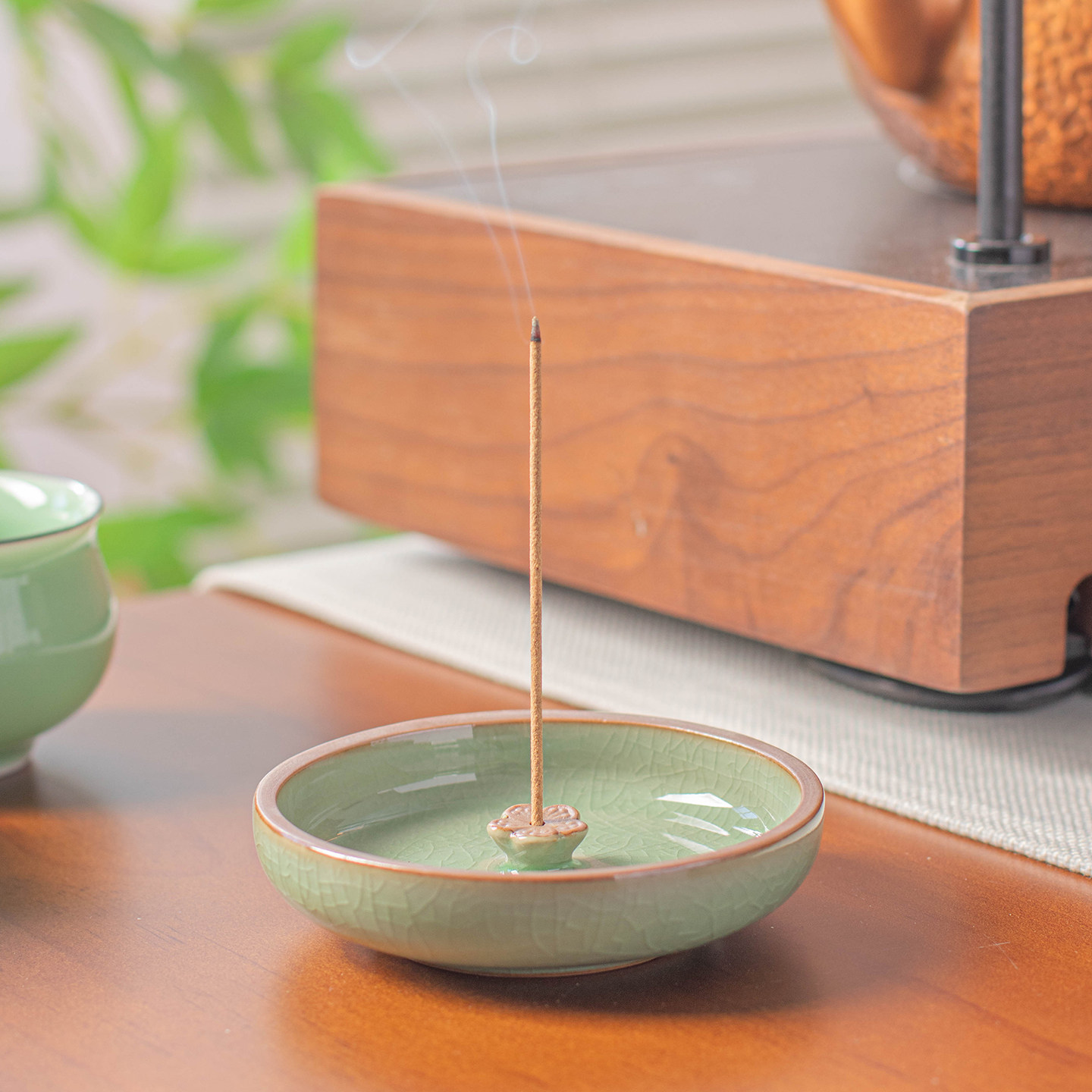 Intangible Cultural Heritage Celadon Chinese Ceramic Incense Holder Flower Pattern Incense Holder