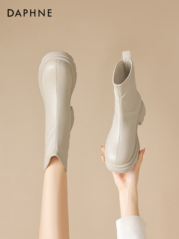  达芙妮首航时装靴