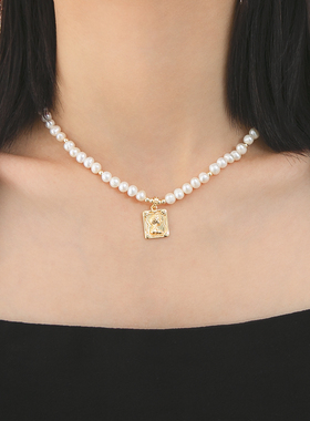 6.3新款小众设计感金属头像天然珍珠项链女高级感锁骨链颈链配饰
