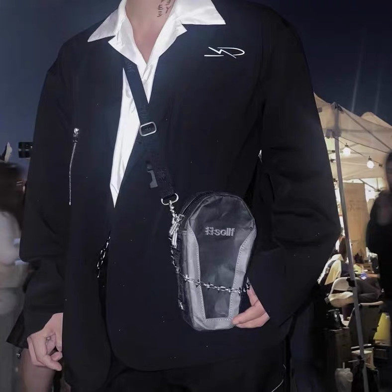 solif新品弥撒原创设计斜挎手拿腰包包男女万圣节暗黑系秋冬新款