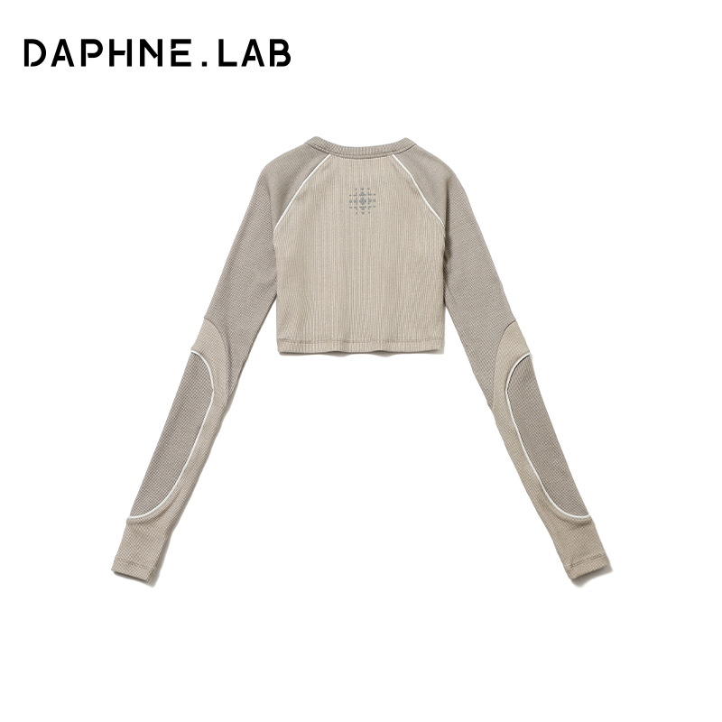 DAPHNELAB 25FW曲线拼接短款上衣插肩机能运动风长袖T恤 - 图1