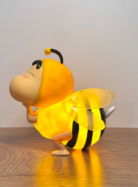 【拾壹】蜡笔小新蜜蜂发光大号客厅可爱公仔桌面摆件手办礼物夜灯