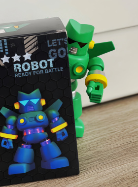【拾壹】动漫蜡笔小新机器人发光康达姆动感超人怪兽手办摆件礼物