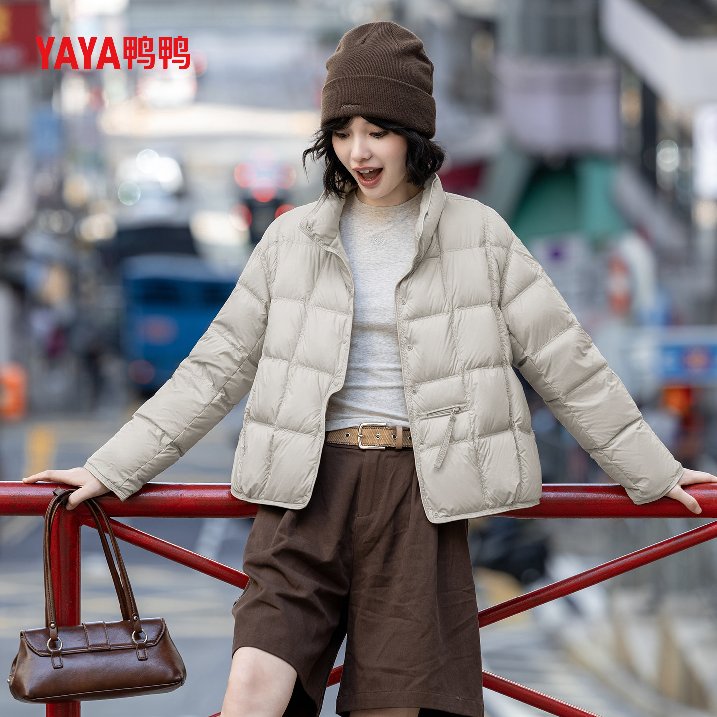 YAYA鸭鸭25冬季新款极简百搭显瘦鸭绒外套女小个子短款圆领羽绒服