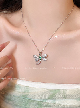 轻奢小众高级感精致微镶锆石蜻蜓吊坠项链网红同款钛钢锁骨