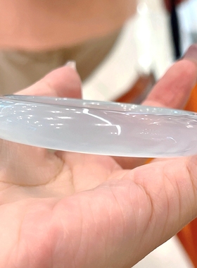 绝美高冰种冰蓝色玉髓手镯玛瑙镯子翡翠色圆条天空蓝生日闺蜜礼物