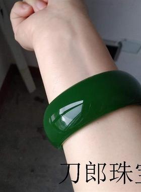 正品和田玉手镯女款新疆高端货菠菜绿加宽加厚俄料青海料碧玉镯子