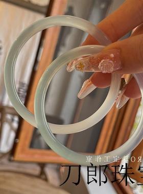 高端冰种玛瑙色油青手镯渐变透亮细美人条玉髓翡翠叮当镯女百搭款
