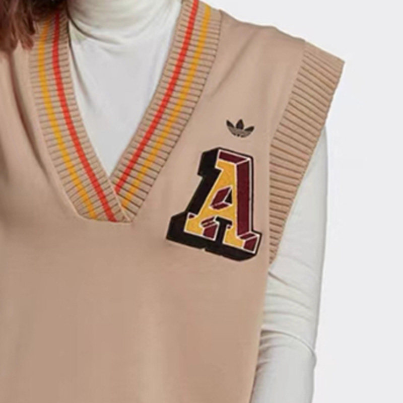 Adidas/阿迪达斯冬季新款女运动运动茄克/外套IA8324,淘宝优惠券,粉丝福利购,淘宝优惠卷