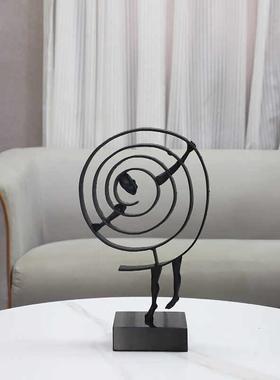 现代简约艺术人物摆件大厅玄关茶几摆设办公室创意家居样板间饰品