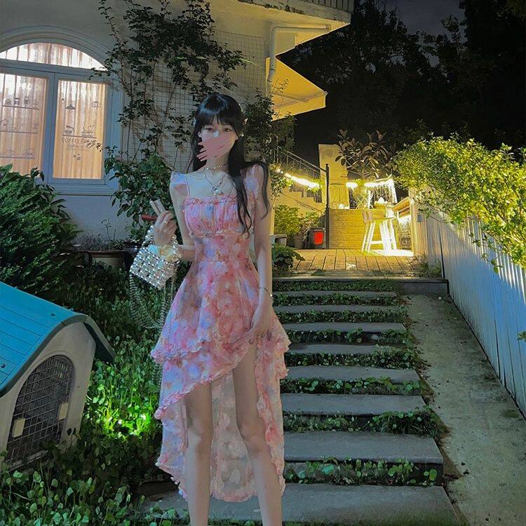 r月神花海 2024春夏碎花吊带裙方领收腰显瘦不规则设计感连衣裙夏