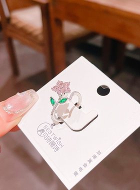 个性众指环食指戒指精致小花朵感女潮水晶的戒指新款设计会旋转绿