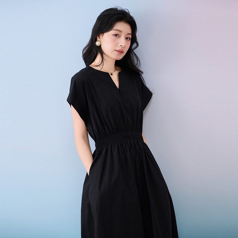 Basic House/百家好轻奢收腰连衣裙V领褶皱中长款裙子女夏季新款,淘宝优惠券,粉丝福利购,淘宝优惠卷