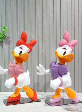 现代轻奢唐老鸭摆件卡通公仔