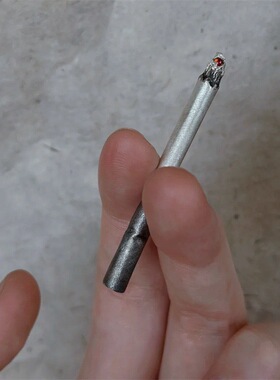 点燃的香烟吊坠项链Necklace