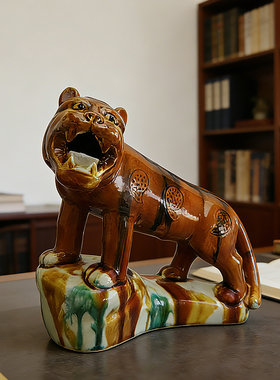 手工陶瓷老虎桌面摆件客厅办公