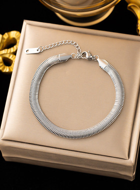 新品上市钛钢手链冷淡风时尚潮流扁形厚款宽版柔软男女蛇骨手链饰