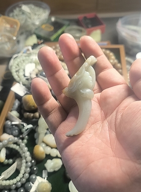 和田玉三色籽料龙牙手把件525144