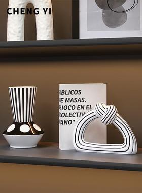 诚艺高端现代无障碍豪华客厅、电视柜、酒柜、软装、家居、餐饮、