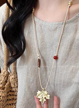 复古编织绳枫叶吊坠项链女2025