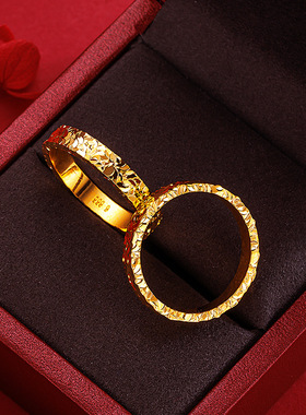 越南沙金金店同款三面碎冰纹戒指金色4mm窄面爆闪碎碎冰素圈戒指