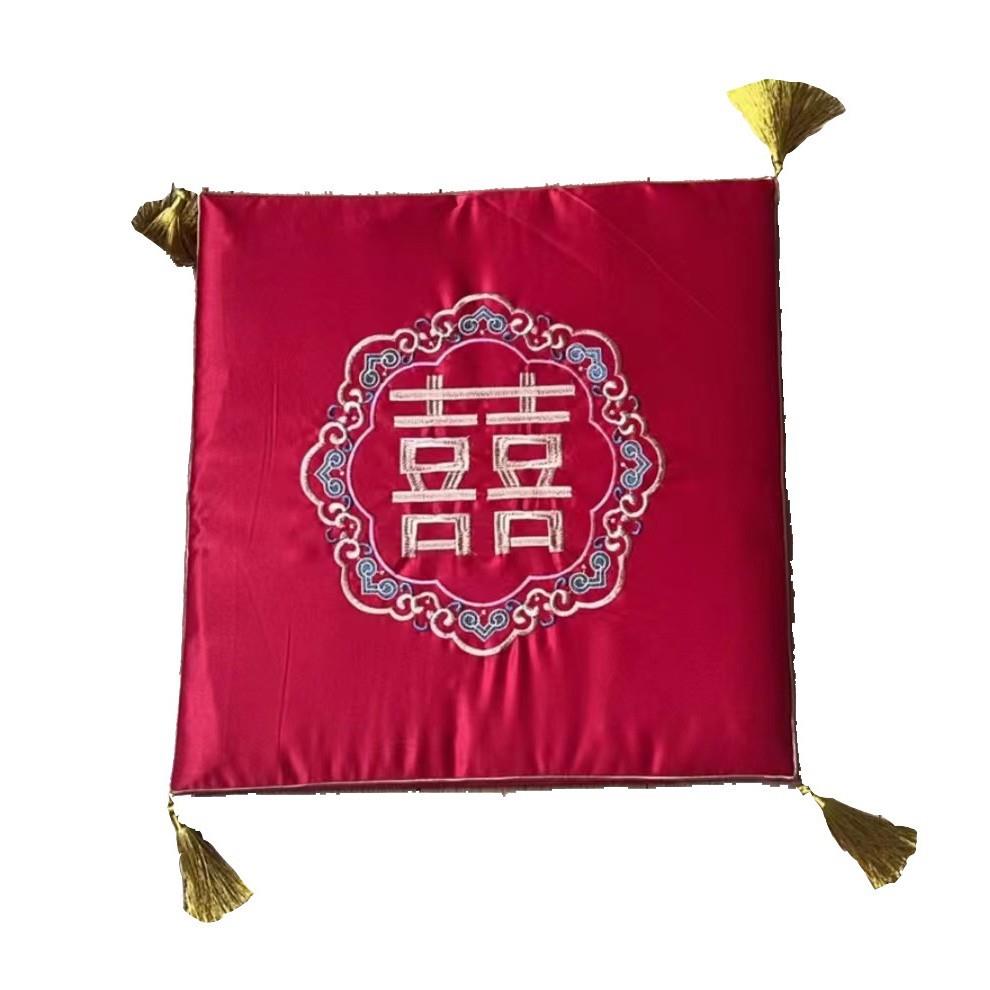 Thick flannel wedding kneeling cushion with happy words, festive bride's tea ceremony, change of mouth, sitting cushion, cushion, wedding supplies, new Chinese style