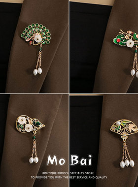 孔雀开屏胸针宫廷风女