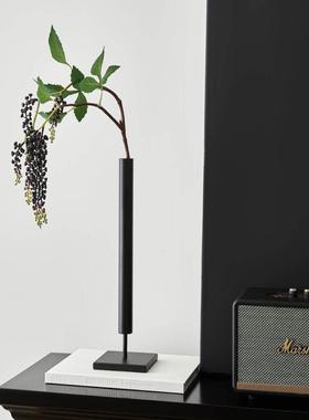 侘寂风黑色高级感玄关装饰摆件极简花瓶铁艺桌面艺术插花器