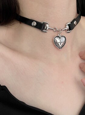 轻奢气质潮酷黑色皮质拼接爱心项链项圈女暗黑系时尚Y冷淡风锁骨